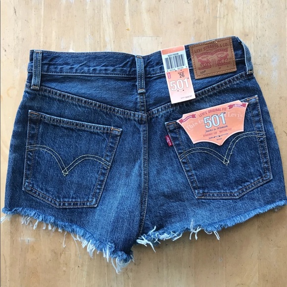 Levi’s shorts size 26 - Picture 2 of 4